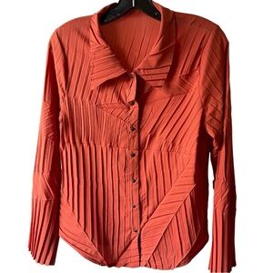Babette SF San Francisco Rust Crinkle Pleat Snap Front Long Sleeve Top, XS/S
